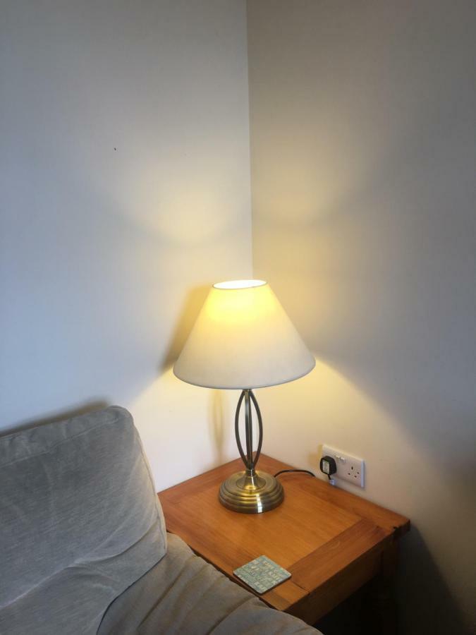 1 Lochness Rooms&Hostel Drumnadrochit Buitenkant foto
