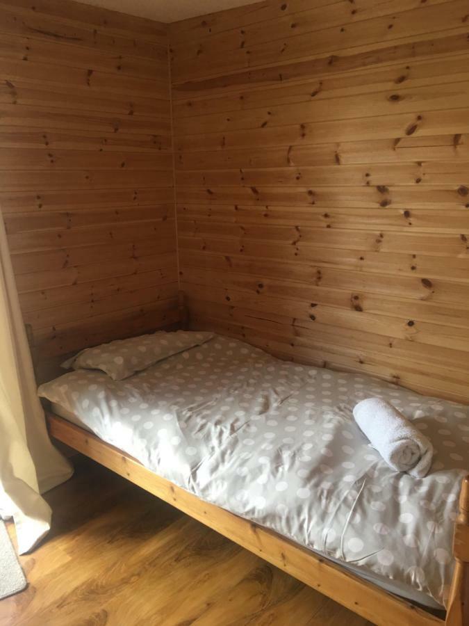 1 Lochness Rooms&Hostel Drumnadrochit Buitenkant foto