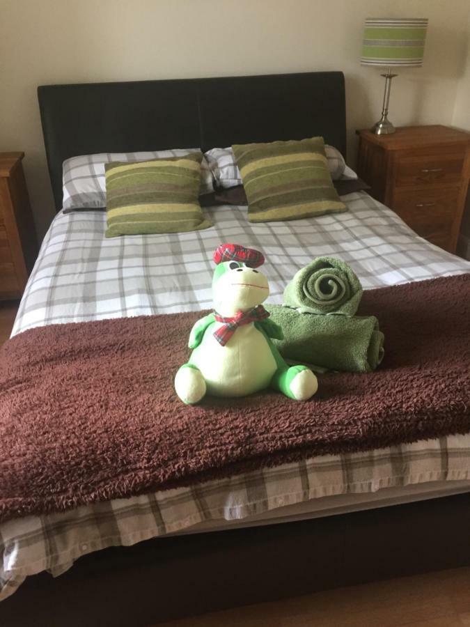 1 Lochness Rooms&Hostel Drumnadrochit Buitenkant foto