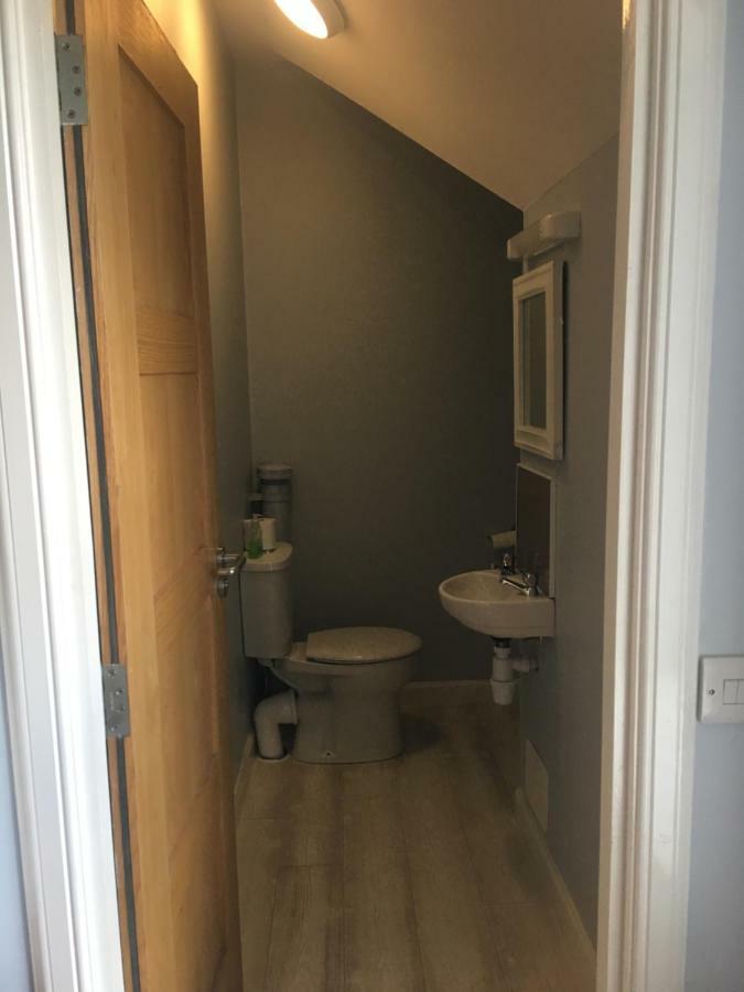 1 Lochness Rooms&Hostel Drumnadrochit Buitenkant foto