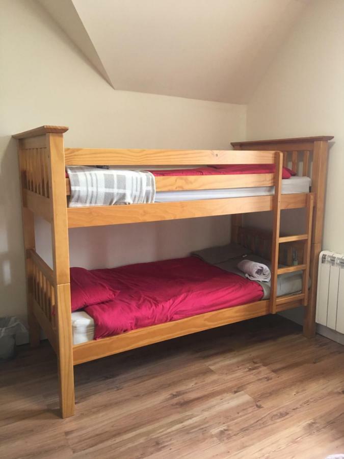 1 Lochness Rooms&Hostel Drumnadrochit Buitenkant foto