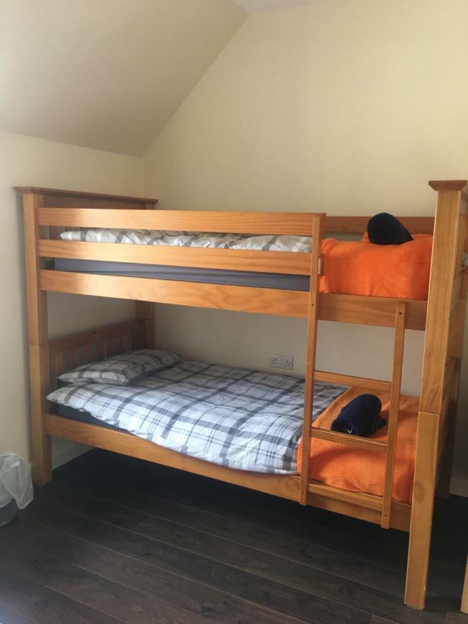 1 Lochness Rooms&Hostel Drumnadrochit Buitenkant foto
