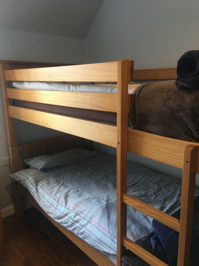 1 Lochness Rooms&Hostel Drumnadrochit Buitenkant foto