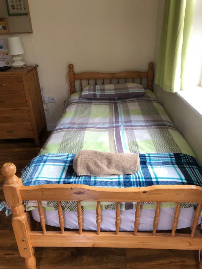 1 Lochness Rooms&Hostel Drumnadrochit Buitenkant foto