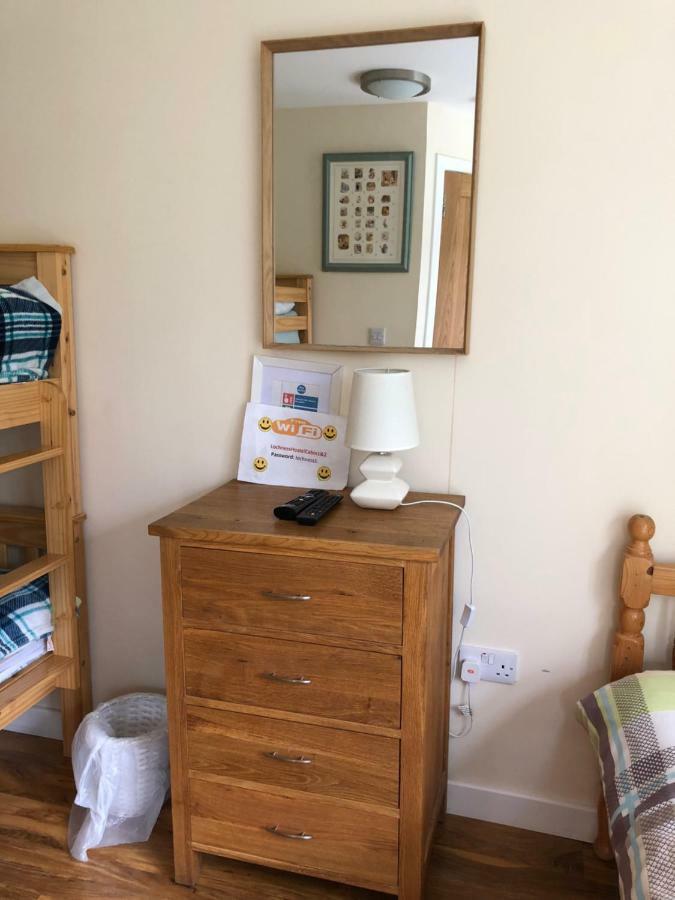 1 Lochness Rooms&Hostel Drumnadrochit Buitenkant foto