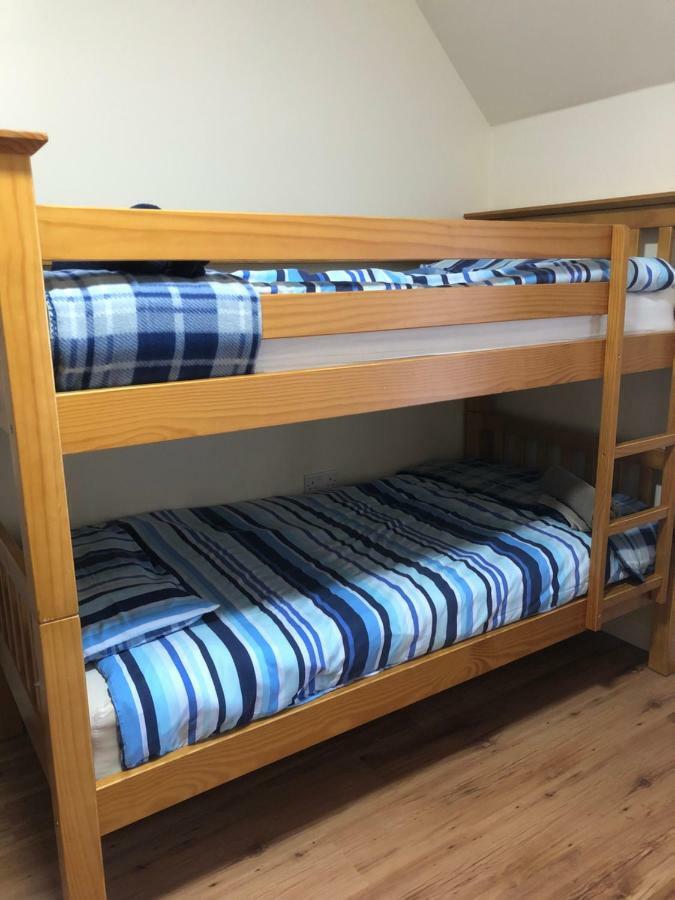 1 Lochness Rooms&Hostel Drumnadrochit Buitenkant foto